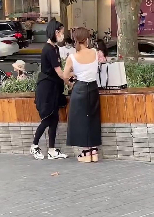 Là con dâu tỷ phú, siêu mẫu “nội y” nhận 2 triệu đô la Hồng Kông tiêu vặt - 11 Là con dâu tỷ phú, siêu mẫu “nội y” nhận 2 triệu đô la Hồng Kông tiêu vặt - 11