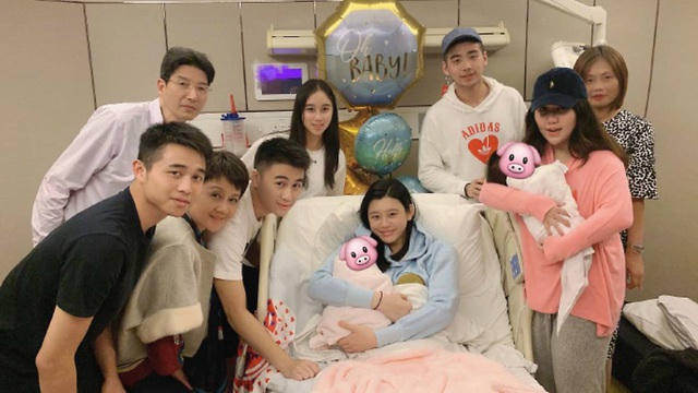 Là con dâu tỷ phú, siêu mẫu “nội y” nhận 2 triệu đô la Hồng Kông tiêu vặt - 5 Là con dâu tỷ phú, siêu mẫu “nội y” nhận 2 triệu đô la Hồng Kông tiêu vặt - 5