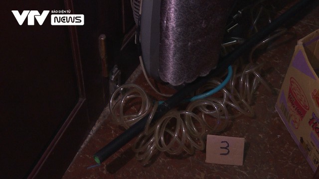 Bé gái bị bố đẻ bạo hành ở Bắc Ninh: Bố bảo đánh cho chừa mà con có mắc tội gì đâu - Ảnh 4. Bé gái bị bố đẻ bạo hành ở Bắc Ninh: Bố bảo đánh cho chừa mà con có mắc tội gì đâu - Ảnh 4.