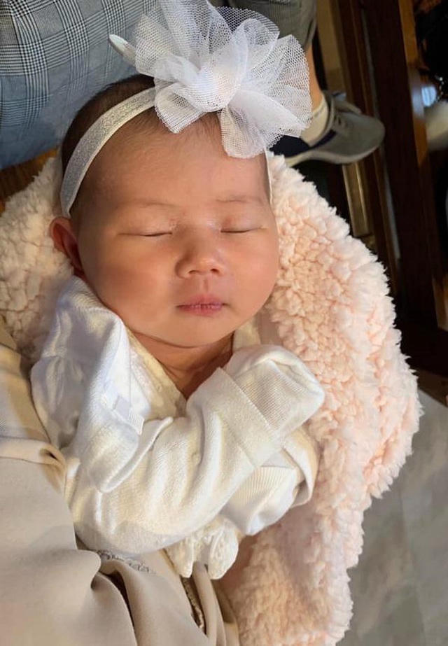 Con sao Việt vừa sinh ra đã dát đầy hàng hiệu đắt đỏ đáng ghen tị - 19