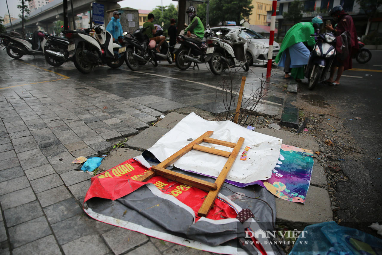 Hà Nội: Xuất hiện nhiều nắp cống, hố ga hư hỏng, mất nắp - Ảnh 6.
