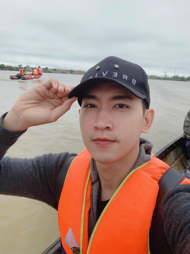 Kỳ Duyên an toàn sau sự cố lật thuyền cứu trợ, cảnh báo cách giữ tính mạng - 7