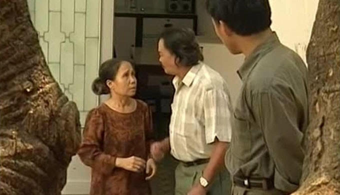 Hình ảnh nghệ sĩ Ánh Hoa và NSND Lâm Tới trong Đồng tiền xương máu được diễn viên Chi Bảo chia sẻ lại.