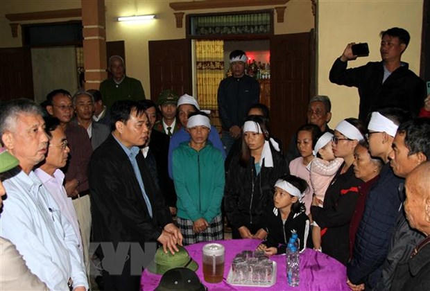 Tiec thuong Chu tich xa o Quang Binh vi dan quen minh trong mua lu hinh anh 3