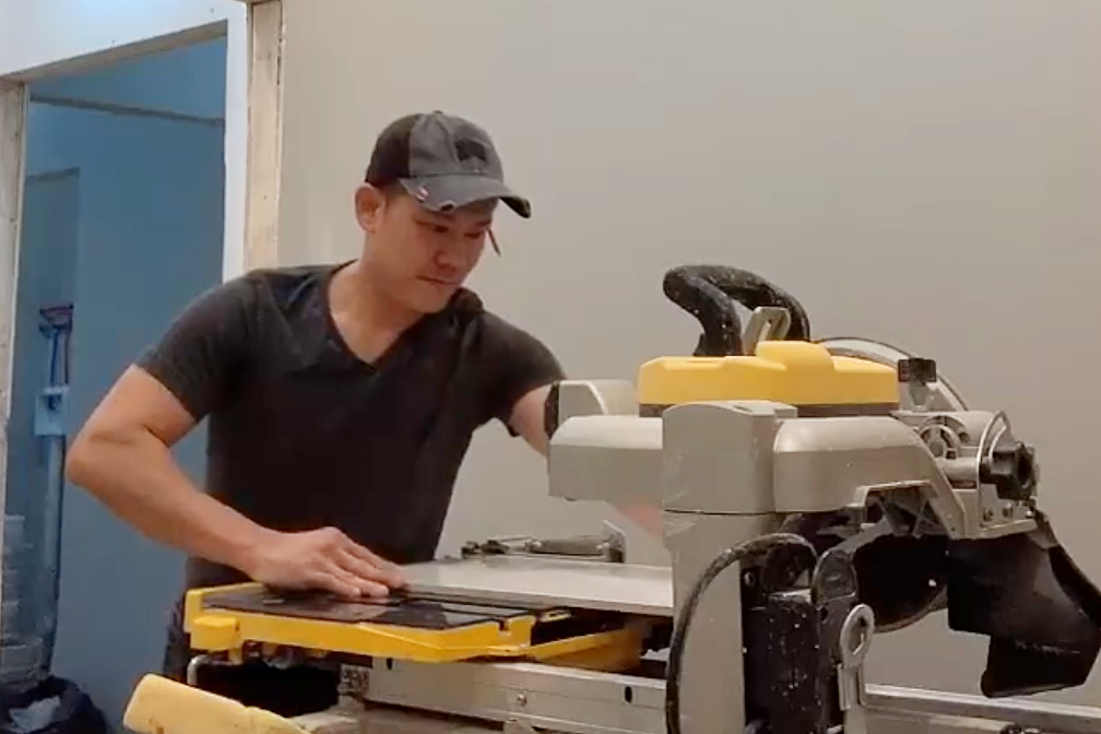 Hàng tháng, giọng ca Thư cuối đều dành dụm tiền gửi về cho vợ con.