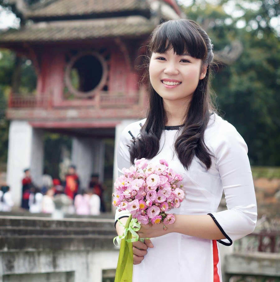 Cô gái Hà Nội vừa nhảy vừa nói: 'Bố mẹ ơi con lấy được chồng rồi'