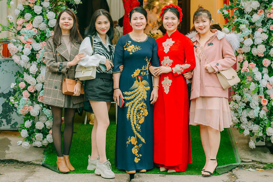 Cô gái Hà Nội vừa nhảy vừa nói: 'Bố mẹ ơi con lấy được chồng rồi'