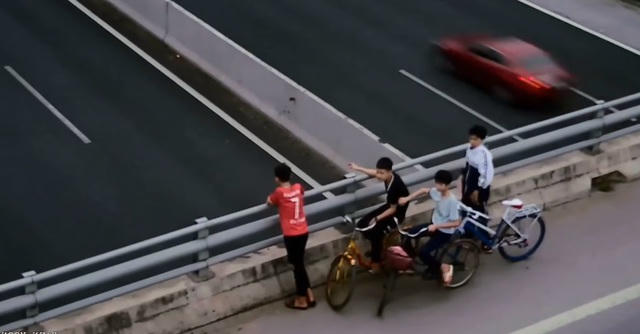 Bốn học sinh ném đá vỡ kính ô tô trên cao tốc Hà Nội - Hải Phòng - 2