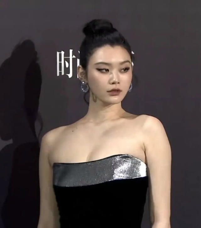 Cuộc sống làm dâu tỷ phú của siêu mẫu Hề Mộng Dao có đẹp như mơ? - 9