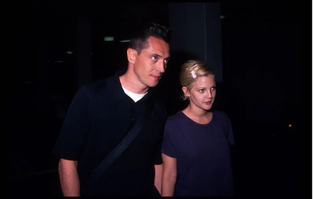 Choáng với những cuộc hôn nhân tính bằng... ngày của sao - 1