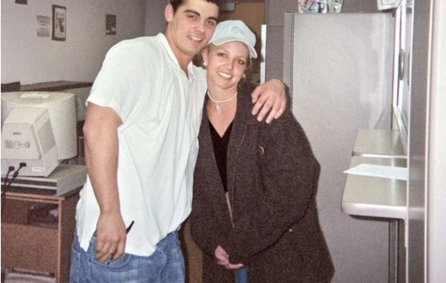 Choáng với những cuộc hôn nhân tính bằng... ngày của sao - 6