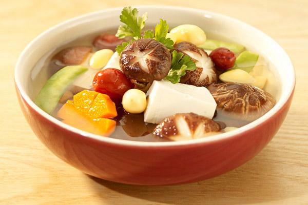 Canh khoai hầm nấm