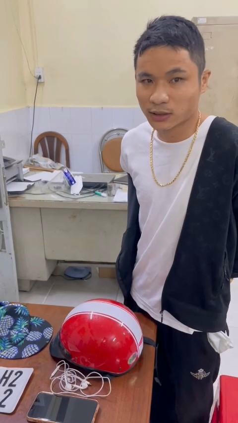 Bắt khẩn cấp đối tượng cướp tiệm vàng ở huyện Hóc Môn, TP HCM - Ảnh 1.