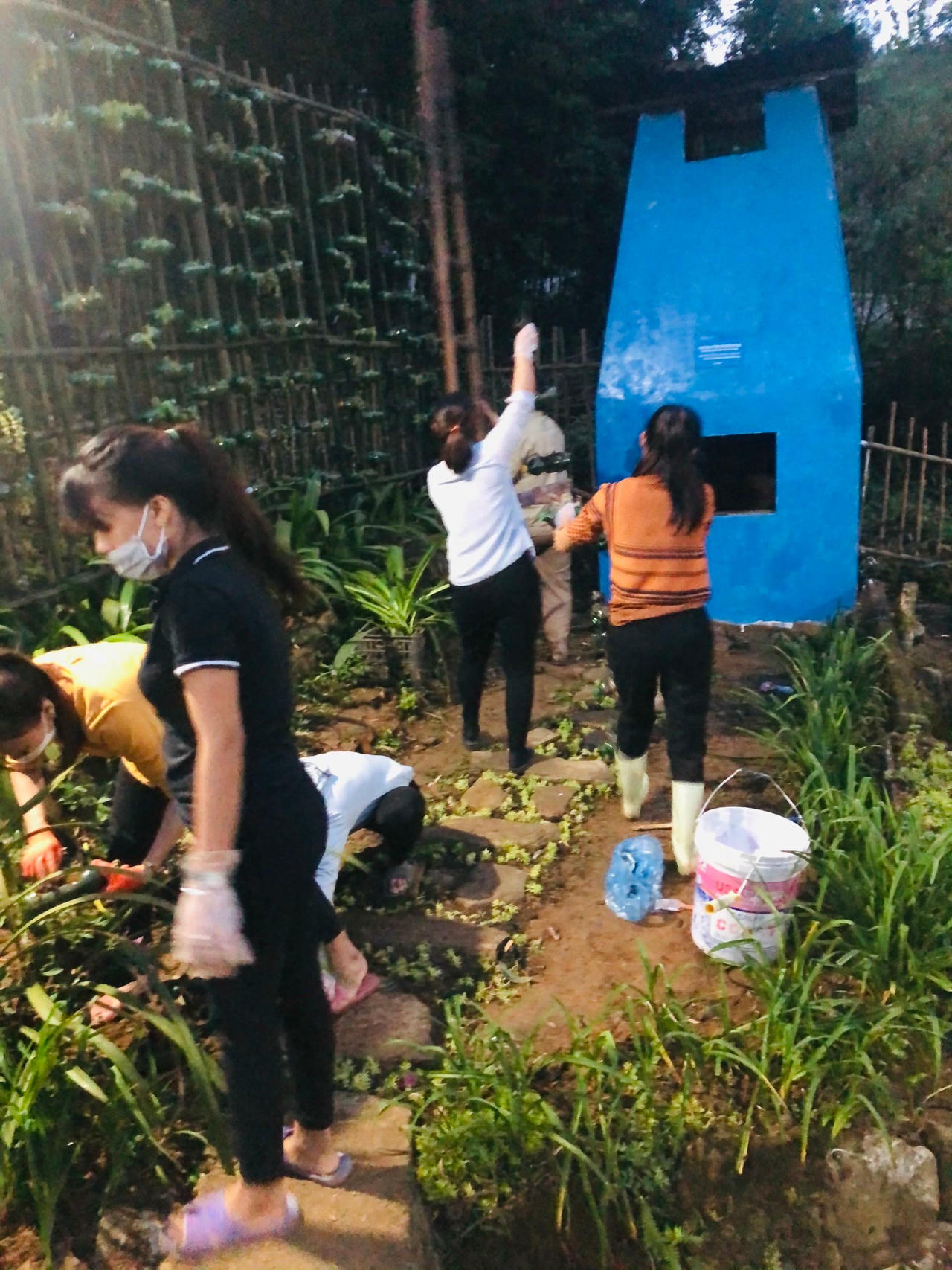 Mê mẩn với ngôi trường đẹp như cổ tích của cô trò nơi vùng cao biên giới - Ảnh 13.