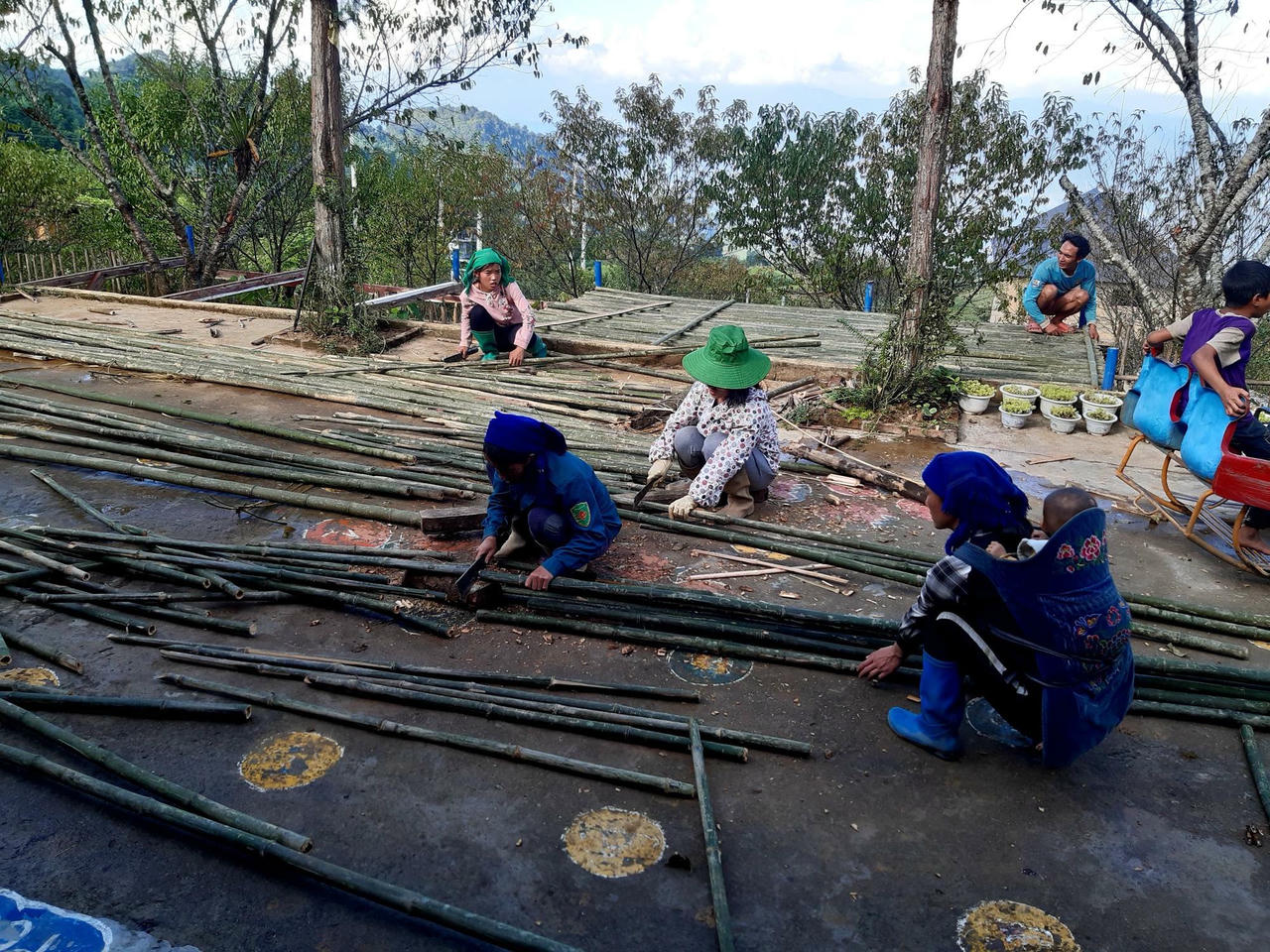 Mê mẩn với ngôi trường đẹp như cổ tích của cô trò nơi vùng cao biên giới - Ảnh 11.