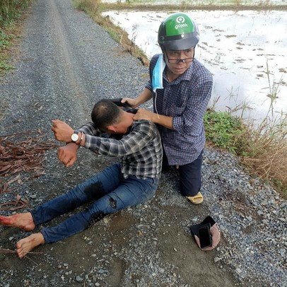 TP.HCM: Bị đạp gãy chân, trinh sát vẫn "sống chết" bắt được tội phạm truy nã - Ảnh 2.