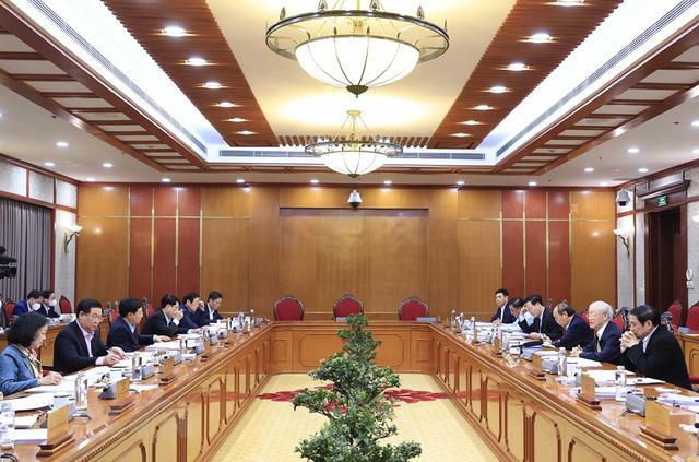 Tổng Bí thư Nguyễn Phú Trọng chủ trì họp Bộ Chính trị - Ảnh 3.