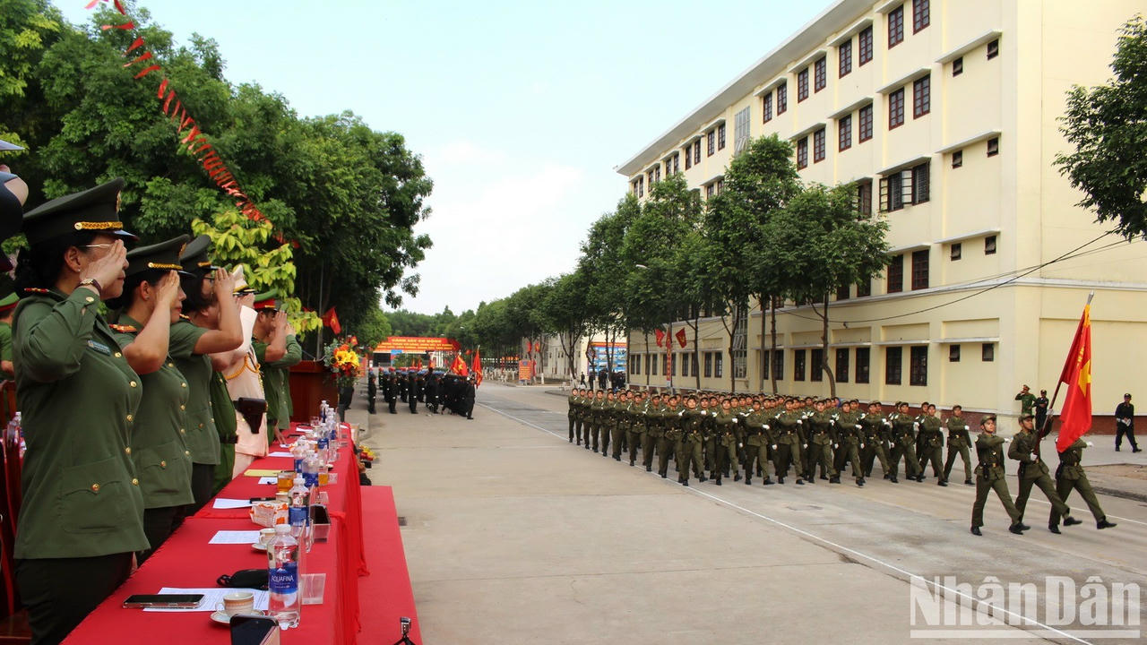 [Ảnh] Lực lượng vũ trang hăng say luyện tập diễu binh, diễu hành chào mừng Chiến thắng 30/4 ảnh 1
