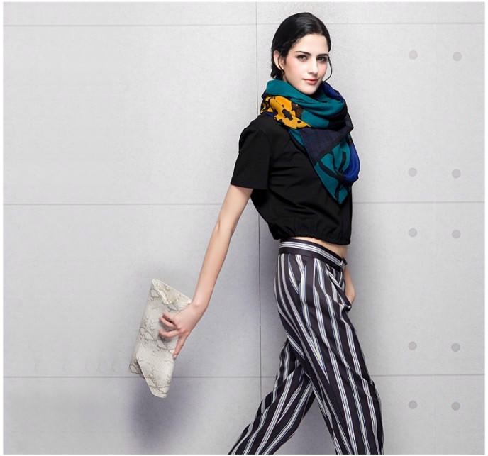 Những mẫu khăn quàng bạn gái nên có mùa đông 2016