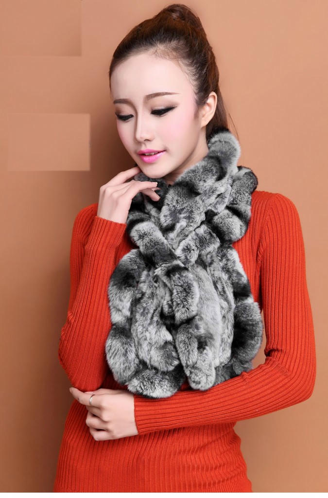 Những mẫu khăn quàng bạn gái nên có mùa đông 2016