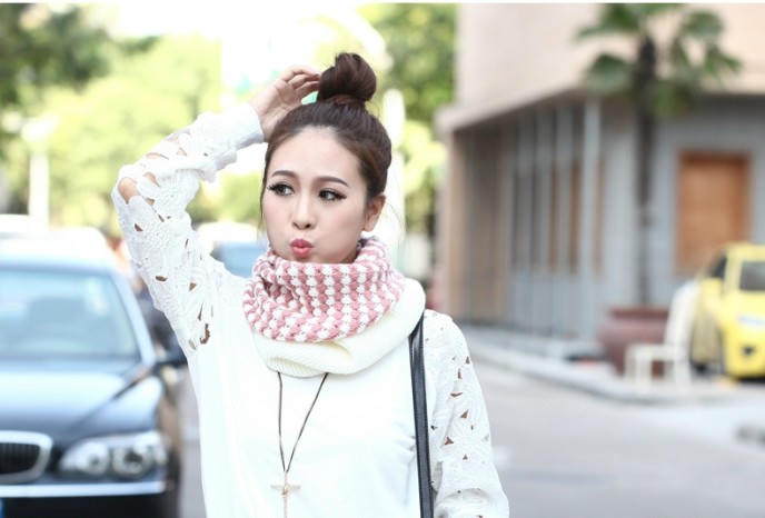 Những mẫu khăn quàng bạn gái nên có mùa đông 2016