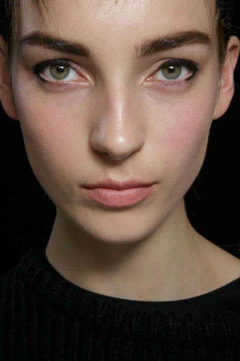 Cách kẻ mắt kiểu chữ V