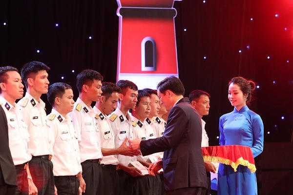 Chương trình giao lưu nghệ thuật Biển đảo quê hương: Xúc động và sâu lắng