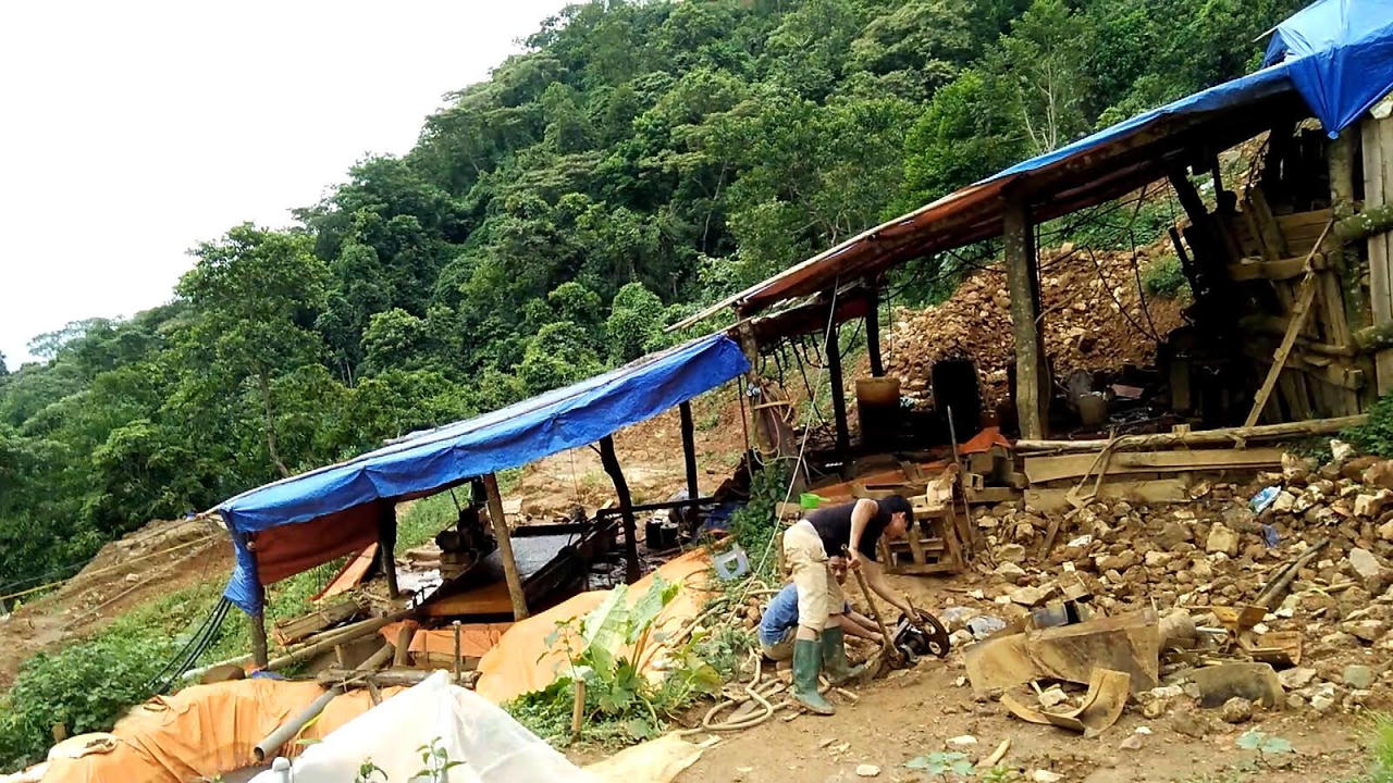 Quản lý khai thác vàng tuỳ tiện, trái pháp luật ở Hoà Bình: Thấy gì từ một công văn bao biện, né tránh sai phạm?