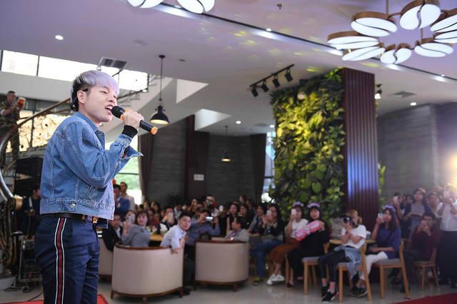 Mở đầu chuỗi dịch vụ của Sunshine Group, S’cafe Palace lộng lẫy ngày khai trương - Ảnh 1.