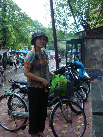 Chị Hương trong bộ cánh “bất đắc dĩ”