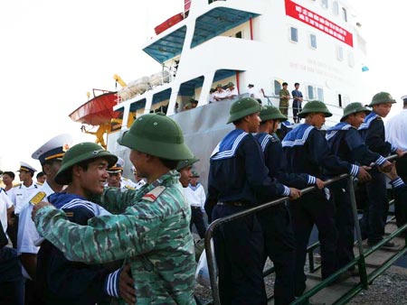 Việc Thủ tướng công bố công khai Việt Nam tự xây dựng cảng quân sự Cam Ranh được cộng đồng quốc tế đánh giá cao