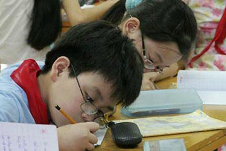 Học sinh cận thị