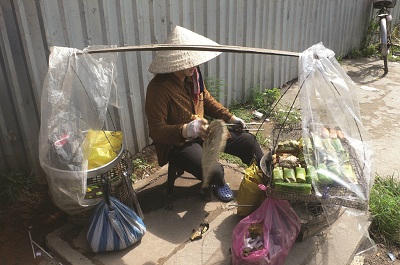 Cầu tiêu sát ao cá, quầy hàng ăn ở lề đường - những thứ quen mắt ở Đồng bằng Sông Cửu Long này ẩn chứa các nguy cơ tạo dịch tiêu chảy cấp nguy hiểm