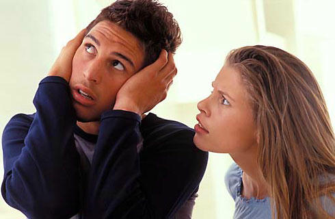 Lắm mồm. Ảnh minh họa