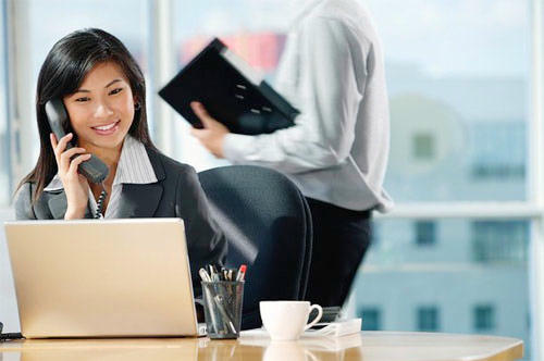 Những cô gái tài giỏi không cần phải chui vào cái vỏ ngây ngô hay tỏ ra kém cỏi hơn nhưng cũng cần học cách ứng xử khéo léo, tế nhị để không gây cảm giác bị “áp đảo” cho phái mày râu.