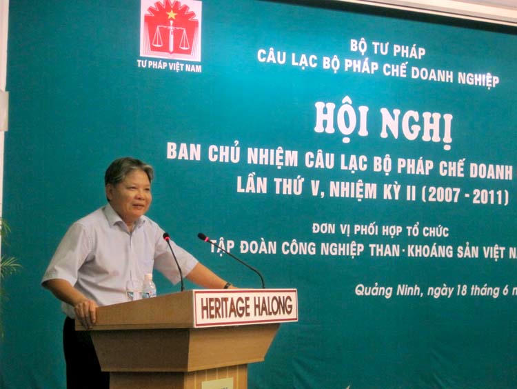 Bộ trưởng Bộ Tư pháp Hà Hùng Cường - Chủ tịch danh dự CLB phát biểu tại Hội nghị