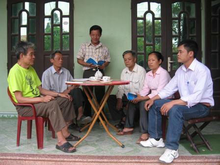 Người dân rất quan tâm tới các quy định của pháp luật về thay đổi họ, tên.