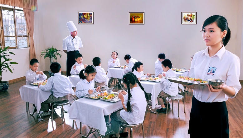 Bao giờ học sinh được học theo CLC đúng nghĩa?