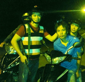 Tên Lưu Huyền Đức bị bắt cùng tang vật.