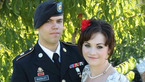 Vợ chồng Alyse Baddley. Ảnh ABC