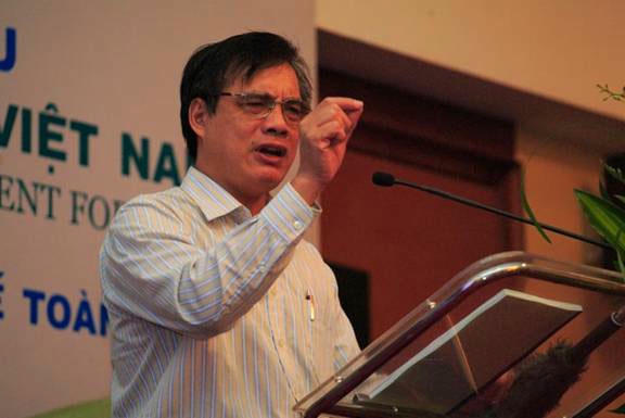 PGS-TS.Trần Đình Thiên.