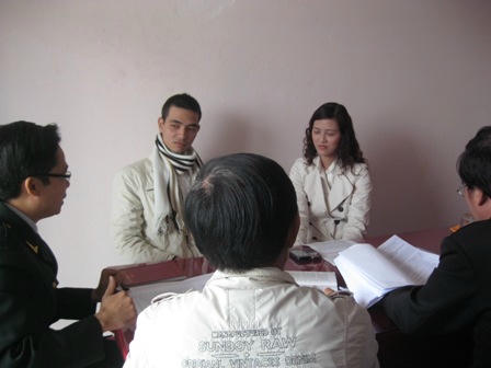 Hai chị em Vy và Hiếu vẫn không chịu ký vào biên bản làm việc.