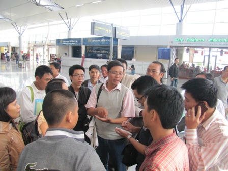 Hành khách trên chuyến bay VN 7154 bức xúc phản ánh vụ việc.