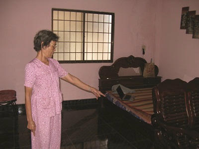 Bà Nguyễn Thị Ngọ bức xúc vì một phần căn nhà 1 trệt 2 lầu, kết cấu xây dựng móng đơn nhưng khôgn được bồi thường đúng thực tế thiệt hại