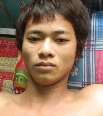 Đối tượng Lê Duy Tân nằm viện sau khi tự tử bất thành.