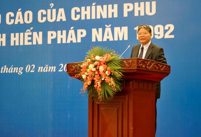 Bộ trưởng Bộ Tư pháp Hà Hùng Cường phát biểu tại Hội  thảo góp ý Dự thảo báo cáo của Chính phủ về tổng kết thi hành  Hiến pháp năm 1992