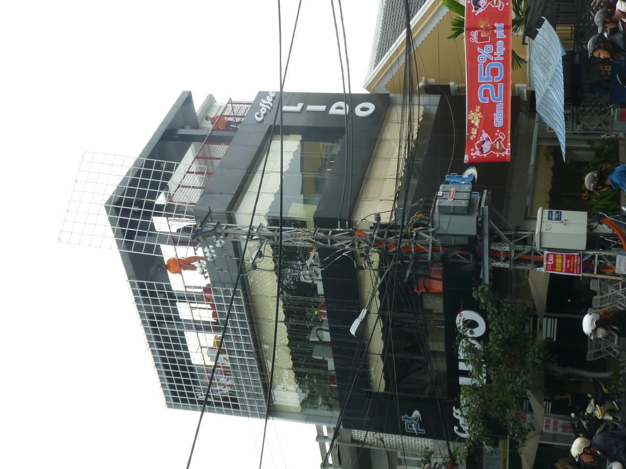 Hiện trường vụ Trạm biến áp tại ngã ba Lê Hồng Phong - Hoàng Diệu phát nổ.