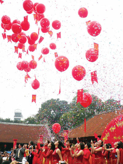 Thả thơ lên bầu trời