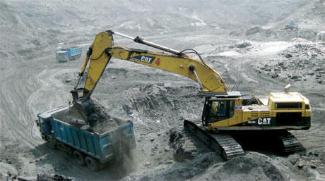 Các đơn vị sản xuất than tiết giảm  chi phí để phấn đấu tăng 5-10% lợi  nhuận. Ảnh minh họa