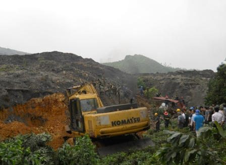Hiện trường vụ sạt lở tại bãi thải Mỏ than Phấn Mễ. Ảnh: MH